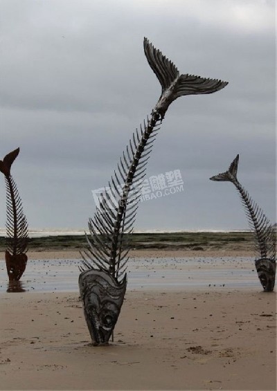 海邊創(chuàng)意魚(yú)骨不銹鋼雕塑定制