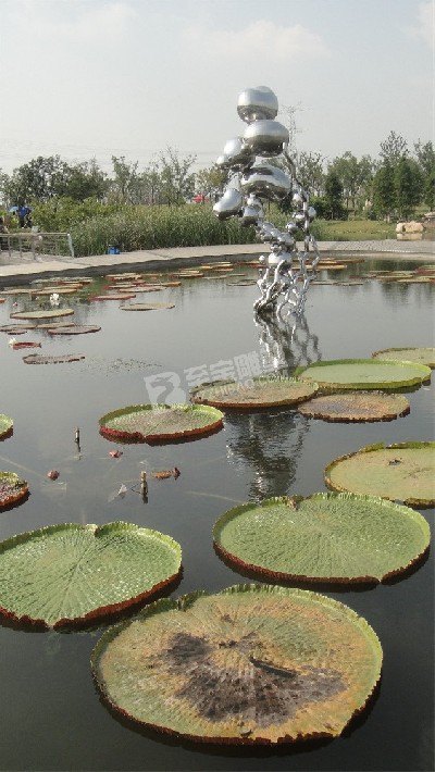 公園鏡面創意石頭不銹鋼雕塑定制